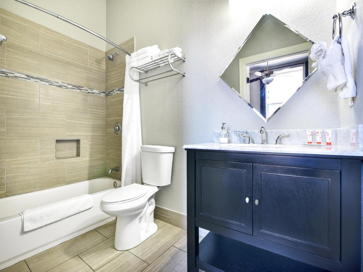 The Dilworth Inn Gonzales Extérieur photo